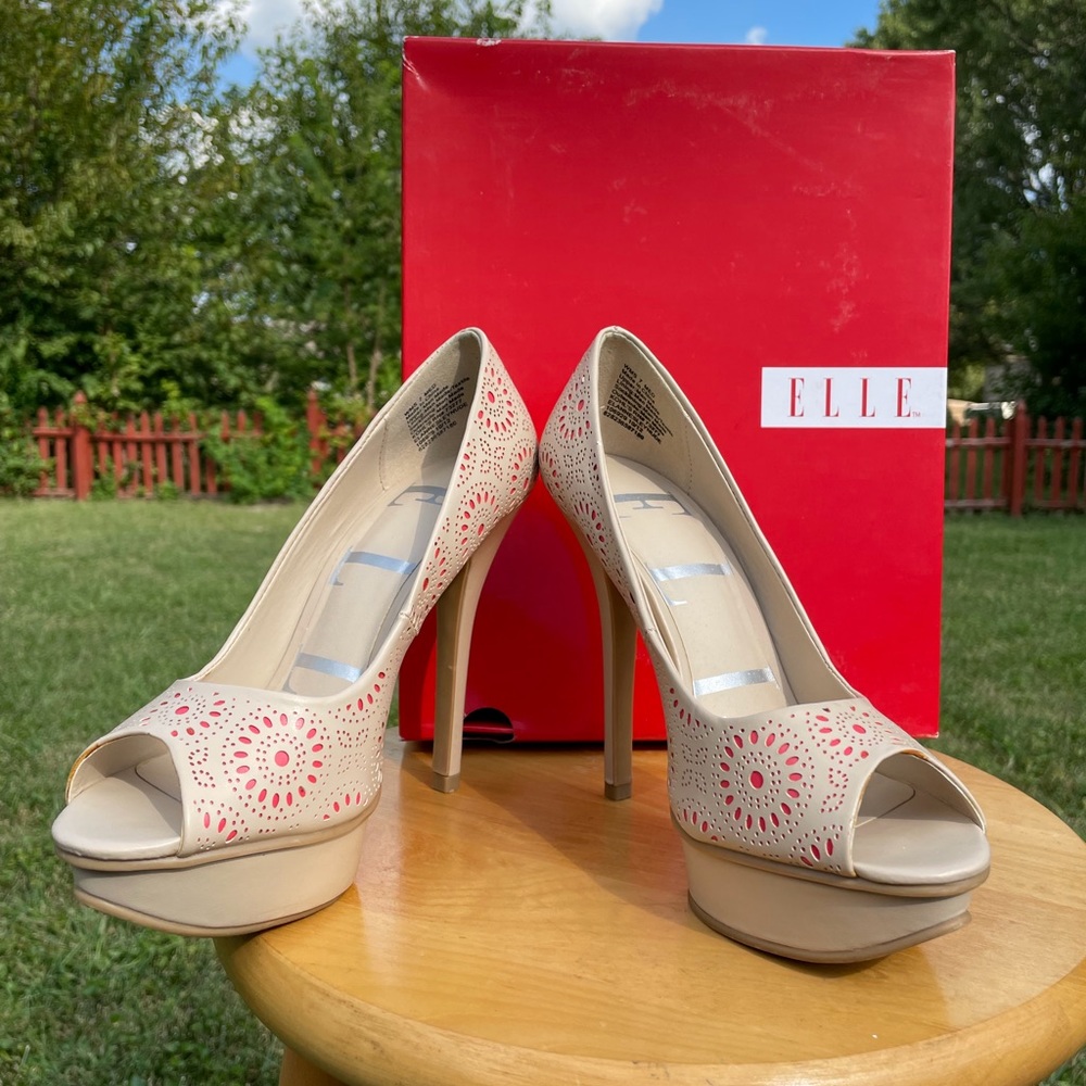 ELLE elannesley high heel